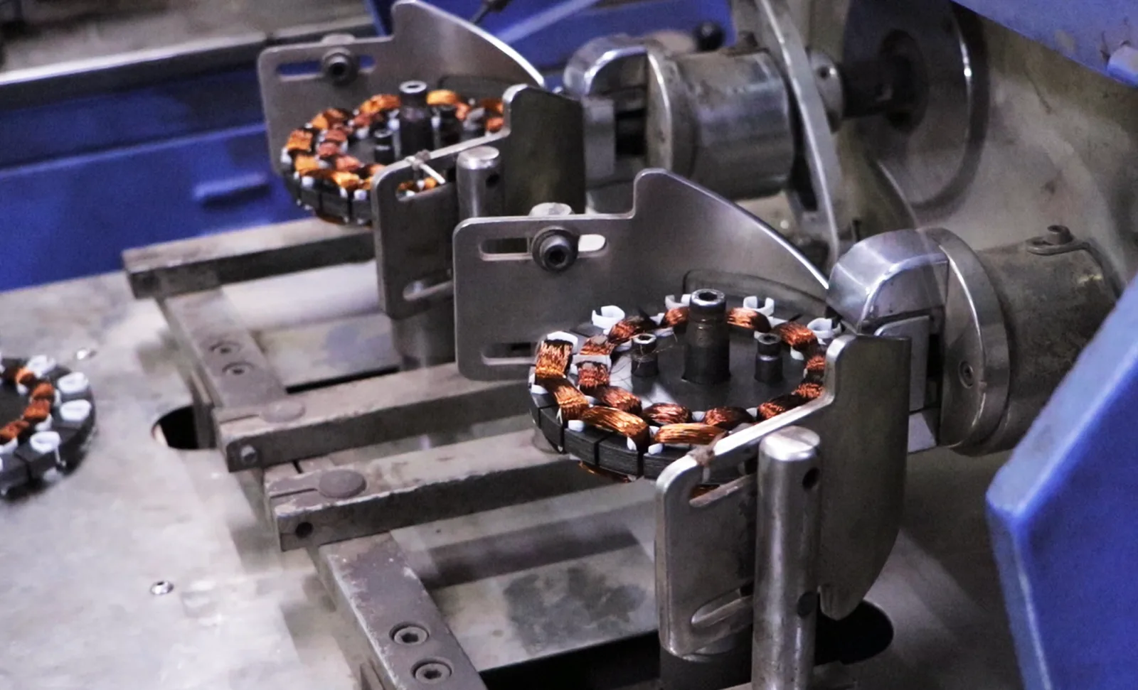 Stator winding machine